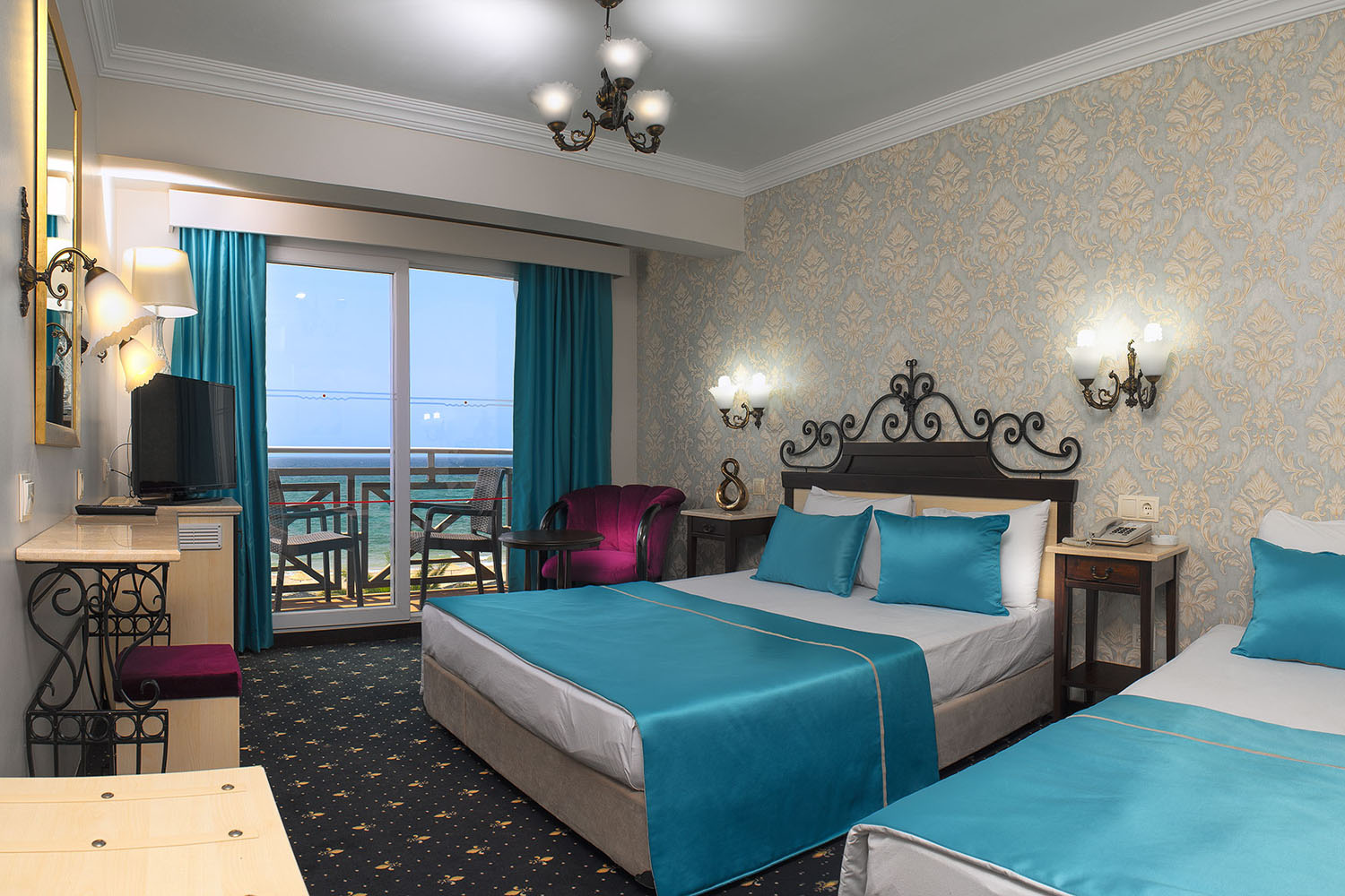 Asmira Royal Superior Room